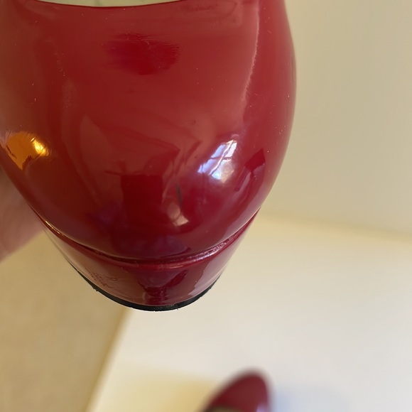 New Red Heels G by Guess - Picture 6 of 8
